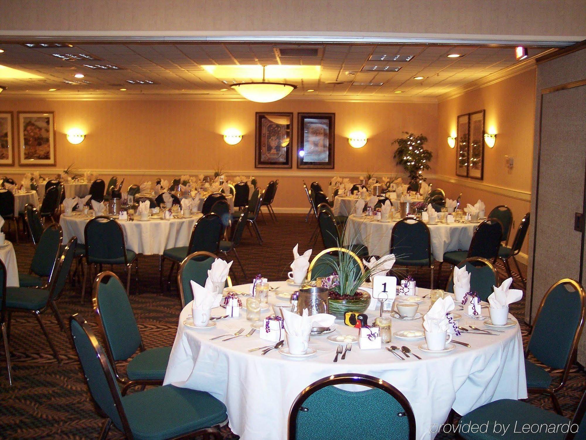 Holiday Inn Johnstown-Gloversville Restaurant photo