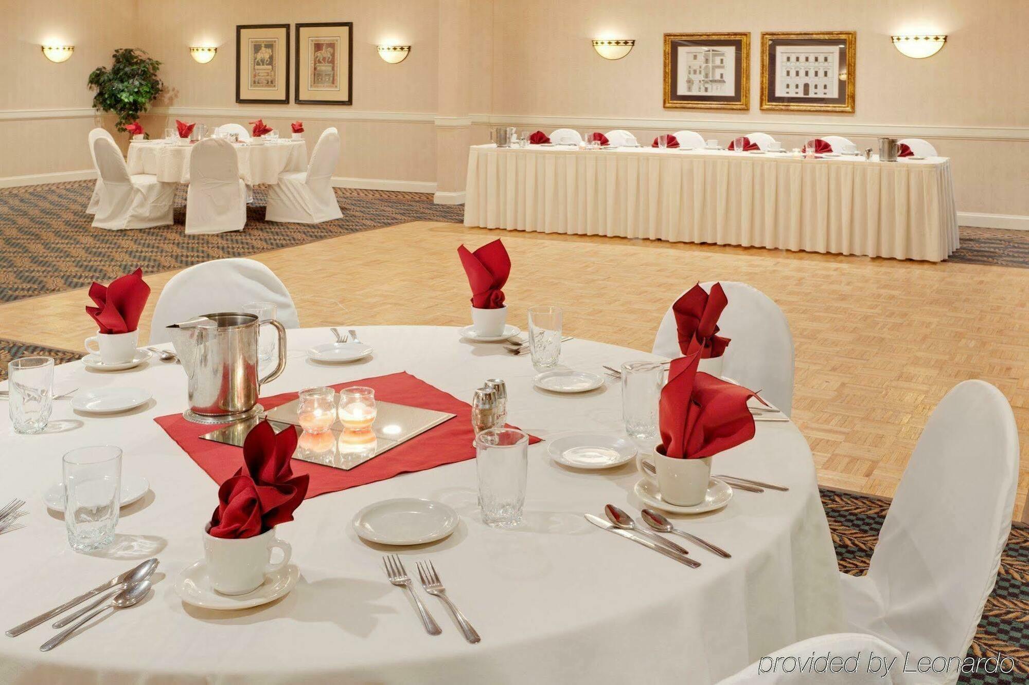 Holiday Inn Johnstown-Gloversville Restaurant photo